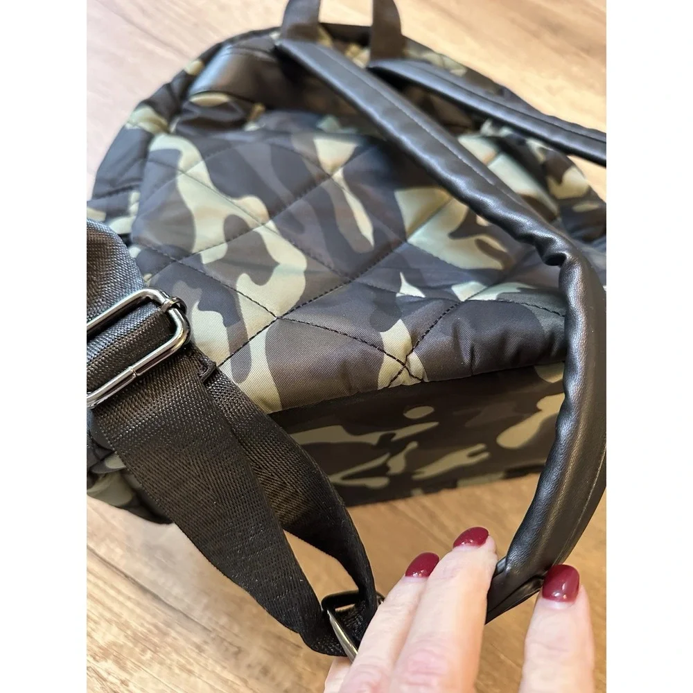 Sol‎ And Selene Motivator Medium Camo Backpack, Water Repellent, 15